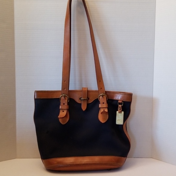 Dooney & Bourke Handbags - Dooney & tote Bourke